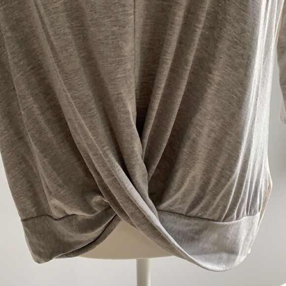 WHBM gray and white high/low top - Picture 5 of 5